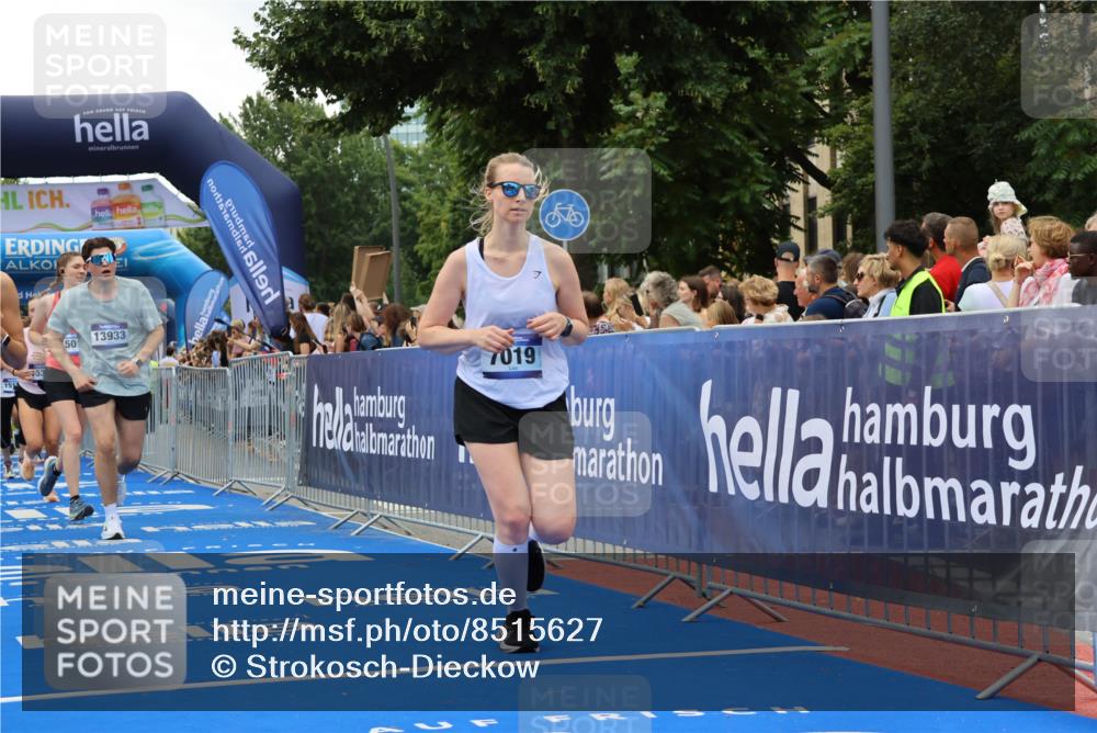 29.06.2025 - hella hamburg halbmarathon Strokosch-Dieckow http://msf.ph/oto/8515627 29.06.2025 11:18:58 Ziel 1046, 1234, 1936, 2471, 4539, 5910, 5937, 6328, 7019, 7882, 7883, 7913, 10414, 11352, 12548, 12552, 13013, 13933, 14819, 14824, 14953, 15014, 15124, 15393, 16161, 16809, 17270, 17838, 18336, 18697 meine-sportfotos.de