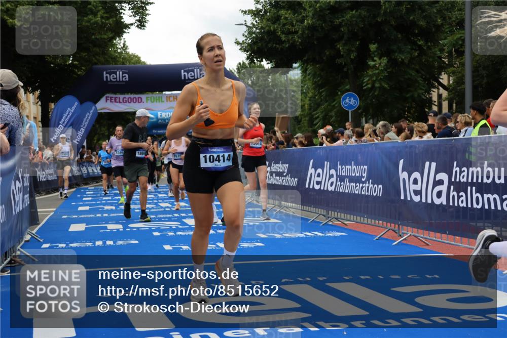 29.06.2025 - hella hamburg halbmarathon Strokosch-Dieckow http://msf.ph/oto/8515652 29.06.2025 11:18:59 Ziel 1046, 1234, 1936, 2471, 5910, 5937, 6328, 7019, 7913, 10414, 11352, 12548, 12552, 13013, 13933, 14819, 14824, 14953, 15014, 15124, 15182, 15393, 16161, 16809, 17270, 17838, 18336, 18697 meine-sportfotos.de