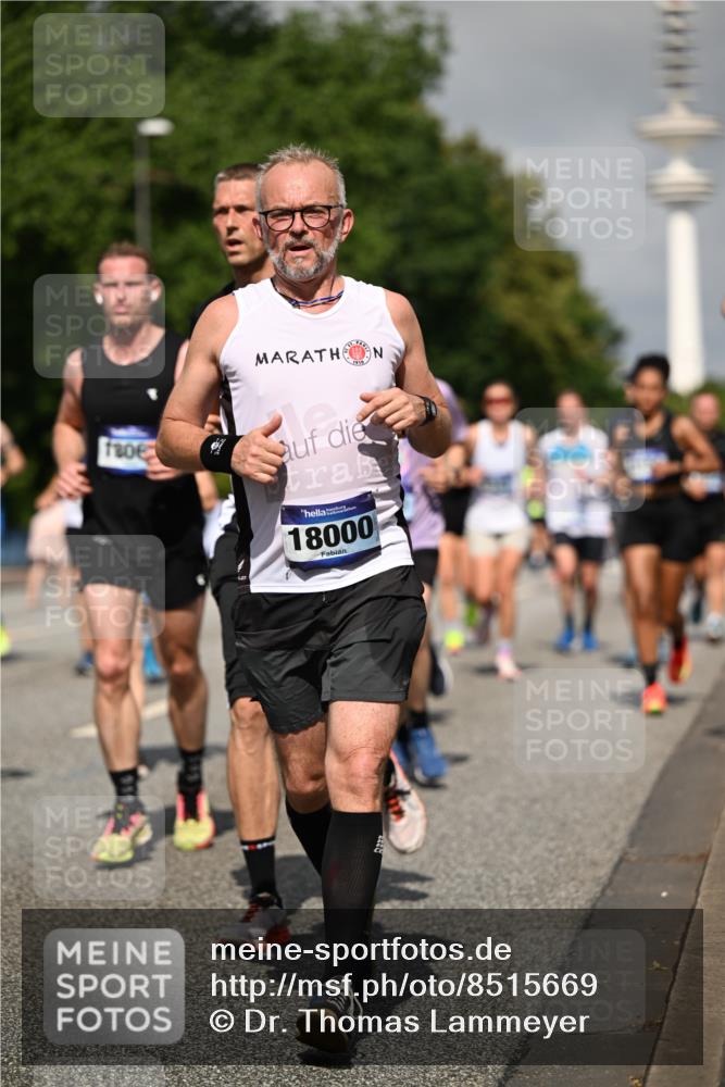 29.06.2025 - hella hamburg halbmarathon Dr. Thomas Lammeyer http://msf.ph/oto/8515669 29.06.2025 10:03:00 Kennedybrücke 1190, 1366, 1485, 1506, 1715, 1719, 1946, 1951, 1972, 2741, 2840, 2907, 2911, 3037, 3091, 3097, 3715, 4467, 4839, 5084, 5391, 5492, 5866, 6390, 6399, 6585, 6629, 7082, 7129, 7130, 7232, 7395, 7716, 7864, 8068, 8154, 8322, 8639, 8721, 8772, 8798, 9655, 9727, 9884, 10266, 10488, 11041, 11068, 11212 meine-sportfotos.de