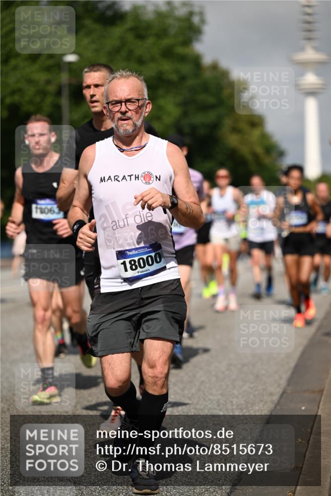 29.06.2025 - hella hamburg halbmarathon Dr. Thomas Lammeyer http://msf.ph/oto/8515673 29.06.2025 10:03:00 Kennedybrücke 1190, 1366, 1485, 1506, 1715, 1719, 1946, 1951, 1972, 2741, 2840, 2907, 2911, 3037, 3091, 3097, 3715, 4467, 4839, 5084, 5391, 5492, 5866, 6390, 6399, 6585, 6629, 7082, 7129, 7130, 7232, 7395, 7716, 7864, 8068, 8154, 8322, 8639, 8721, 8772, 8798, 9655, 9727, 9884, 10266, 10488, 11041, 11068, 11212 meine-sportfotos.de