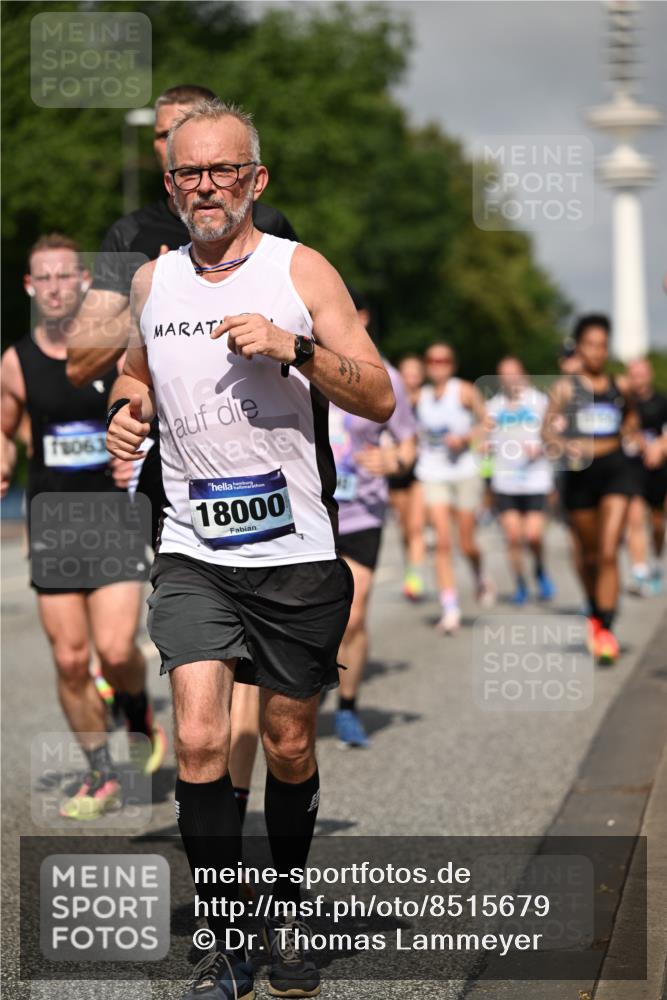 29.06.2025 - hella hamburg halbmarathon Dr. Thomas Lammeyer http://msf.ph/oto/8515679 29.06.2025 10:03:00 Kennedybrücke 1190, 1366, 1485, 1506, 1715, 1719, 1946, 1951, 1972, 2741, 2840, 2907, 2911, 3037, 3091, 3097, 3715, 4467, 4839, 5084, 5391, 5492, 5866, 6390, 6399, 6585, 6629, 7082, 7129, 7130, 7232, 7395, 7716, 7864, 8068, 8154, 8322, 8639, 8721, 8772, 8798, 9655, 9727, 9884, 10266, 10488, 11041, 11068, 11212 meine-sportfotos.de