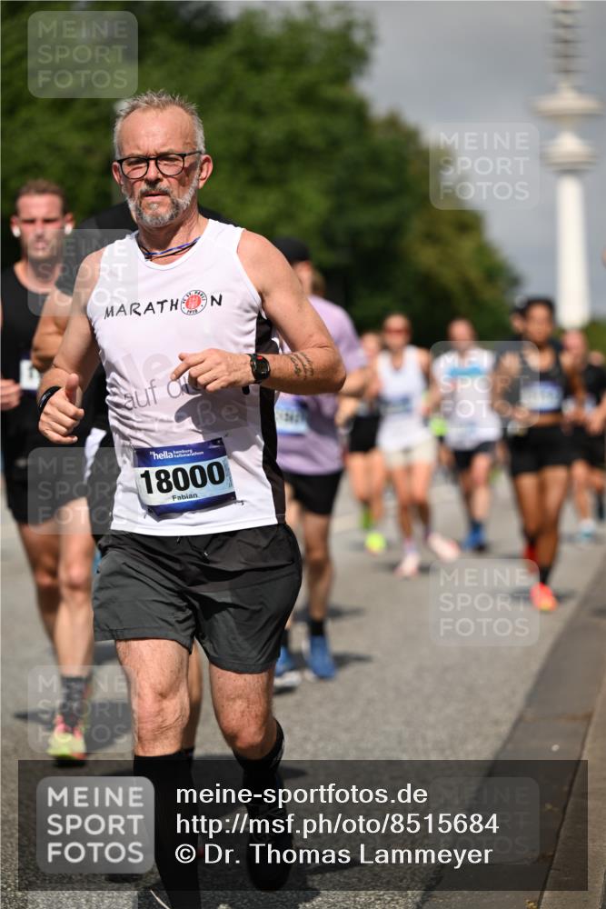 29.06.2025 - hella hamburg halbmarathon Dr. Thomas Lammeyer http://msf.ph/oto/8515684 29.06.2025 10:03:01 Kennedybrücke 1190, 1366, 1485, 1506, 1715, 1719, 1946, 1951, 1972, 2741, 2840, 2907, 2911, 3037, 3091, 3097, 3715, 4467, 4839, 5084, 5391, 5492, 5866, 6390, 6399, 6416, 6585, 6629, 7082, 7129, 7130, 7232, 7395, 7716, 7864, 8068, 8154, 8322, 8639, 8721, 8772, 8798, 9655, 9727, 9884, 10266, 10488, 11041, 11068, 11212 meine-sportfotos.de
