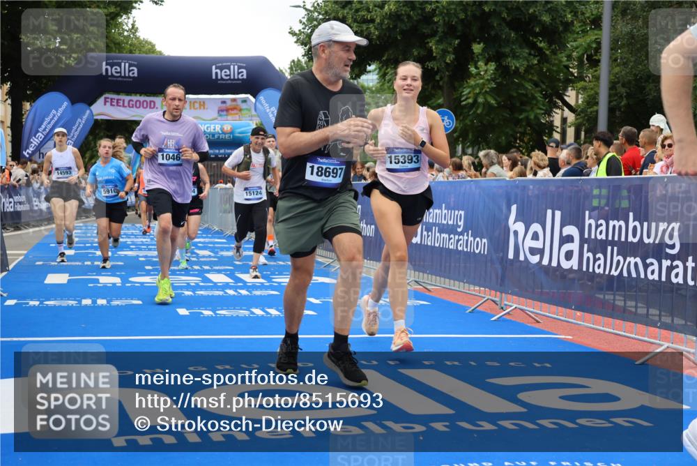 29.06.2025 - hella hamburg halbmarathon Strokosch-Dieckow http://msf.ph/oto/8515693 29.06.2025 11:19:02 Ziel 1046, 1137, 1234, 1936, 2471, 4637, 5910, 5937, 6328, 7019, 7913, 9688, 10414, 11352, 12548, 12552, 13013, 13933, 14593, 14819, 14824, 15014, 15124, 15182, 15393, 16161, 16809, 17270, 17838, 18336, 18697 meine-sportfotos.de