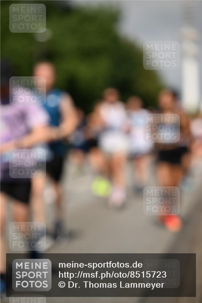 29.06.2025 - hella hamburg halbmarathon Dr. Thomas Lammeyer http://msf.ph/oto/8515723 29.06.2025 10:03:02 Kennedybrücke 1190, 1366, 1485, 1506, 1715, 1719, 1946, 1951, 1972, 2741, 2840, 2907, 2911, 3037, 3097, 3715, 4467, 4839, 5391, 5492, 5866, 6390, 6399, 6416, 6585, 7082, 7129, 7130, 7232, 7395, 7864, 8068, 8154, 8322, 8639, 8721, 8772, 8798, 9655, 9727, 9884, 9922, 10266, 10488, 11041, 11068 meine-sportfotos.de