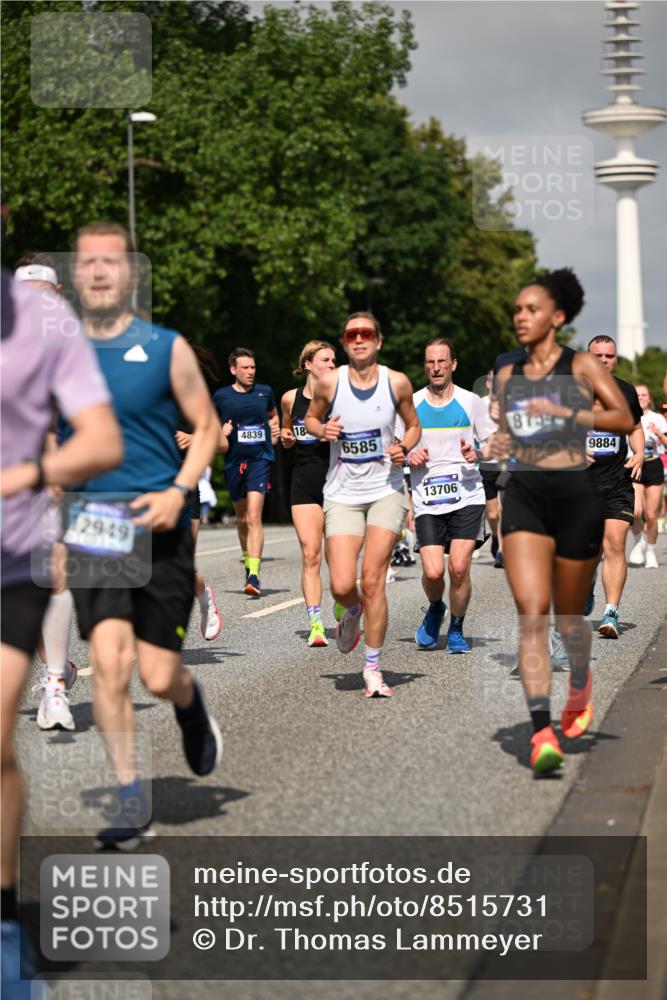 29.06.2025 - hella hamburg halbmarathon Dr. Thomas Lammeyer http://msf.ph/oto/8515731 29.06.2025 10:03:02 Kennedybrücke 1190, 1366, 1485, 1506, 1715, 1719, 1946, 1951, 1972, 2741, 2840, 2907, 2911, 3037, 3097, 3715, 4467, 4839, 5391, 5492, 5866, 6390, 6399, 6416, 6585, 7082, 7129, 7130, 7232, 7395, 7864, 8068, 8154, 8322, 8639, 8721, 8772, 8798, 9655, 9727, 9884, 9922, 10266, 10488, 11041, 11068 meine-sportfotos.de