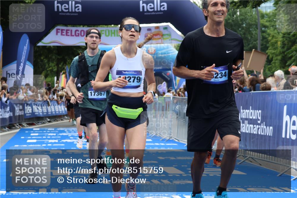 29.06.2025 - hella hamburg halbmarathon Strokosch-Dieckow http://msf.ph/oto/8515759 29.06.2025 11:21:37 Ziel 1598, 2918, 3172, 4046, 5023, 6214, 7649, 8079, 9647, 10659, 12239, 13093, 14023, 14079, 14246, 14294, 14950, 17367, 18234, 18279 meine-sportfotos.de