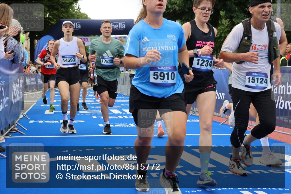 29.06.2025 - hella hamburg halbmarathon Strokosch-Dieckow http://msf.ph/oto/8515772 29.06.2025 11:19:05 Ziel 1046, 1137, 1234, 4637, 5910, 7019, 7553, 8281, 9688, 10414, 11352, 12548, 12552, 13448, 13933, 14593, 15014, 15124, 15182, 15393, 16161, 16168, 16445, 17270, 17838, 18336, 18697 meine-sportfotos.de