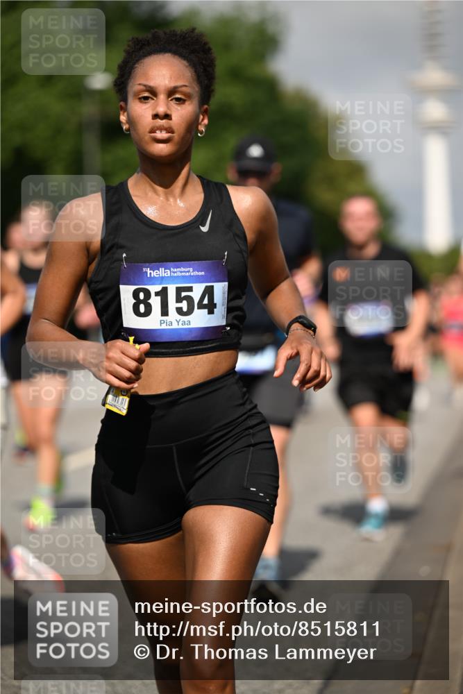 29.06.2025 - hella hamburg halbmarathon Dr. Thomas Lammeyer http://msf.ph/oto/8515811 29.06.2025 10:03:05 Kennedybrücke 1190, 1366, 1485, 1506, 1715, 1719, 1972, 2630, 2741, 2907, 2911, 3037, 3715, 4467, 4839, 5391, 5492, 5866, 6390, 6399, 6416, 6585, 7129, 7130, 7232, 7395, 7864, 8068, 8154, 8322, 8639, 8721, 8772, 8798, 9655, 9884, 9922, 10266, 10488, 11041, 11068 meine-sportfotos.de