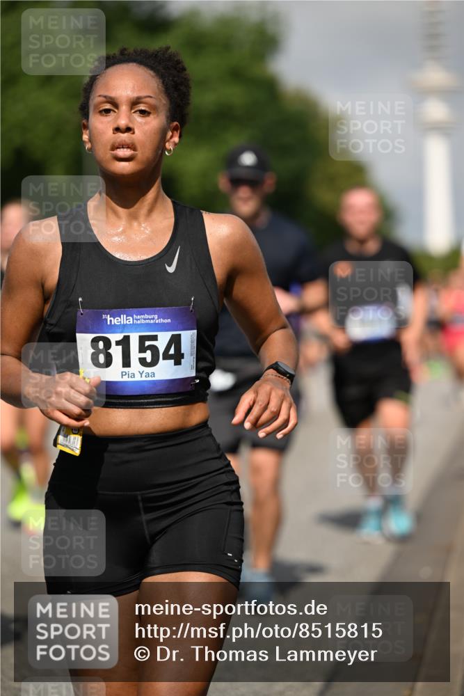 29.06.2025 - hella hamburg halbmarathon Dr. Thomas Lammeyer http://msf.ph/oto/8515815 29.06.2025 10:03:05 Kennedybrücke 1190, 1366, 1485, 1506, 1715, 1719, 1972, 2630, 2741, 2907, 2911, 3037, 3715, 4467, 4839, 5391, 5492, 5866, 6390, 6399, 6416, 6585, 7129, 7130, 7232, 7395, 7864, 8068, 8154, 8322, 8639, 8721, 8772, 8798, 9655, 9884, 9922, 10266, 10488, 11041, 11068 meine-sportfotos.de