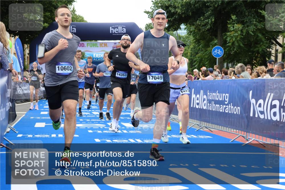 29.06.2025 - hella hamburg halbmarathon Strokosch-Dieckow http://msf.ph/oto/8515890 29.06.2025 11:19:14 Ziel 1137, 2353, 4637, 4738, 7553, 8281, 8665, 9688, 10314, 10317, 10320, 10602, 10620, 12541, 12683, 12741, 13448, 13588, 14236, 14353, 14593, 14646, 16168, 16445, 17049, 18039, 19010 meine-sportfotos.de