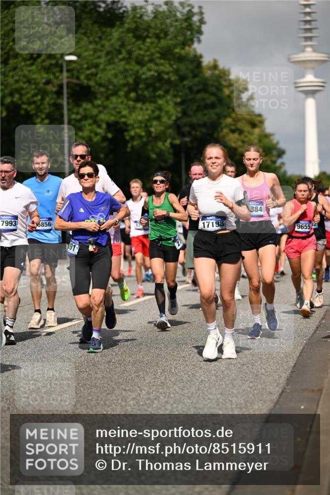 29.06.2025 - hella hamburg halbmarathon Dr. Thomas Lammeyer http://msf.ph/oto/8515911 29.06.2025 10:03:08 Kennedybrücke 1190, 1366, 1485, 1506, 1715, 1719, 1972, 2630, 2741, 2907, 2911, 3037, 3715, 4467, 4839, 5391, 5457, 5458, 5465, 5492, 5866, 6390, 6399, 6416, 6585, 7129, 7130, 7395, 7833, 7864, 8154, 8322, 8509, 8721, 8772, 8798, 9142, 9655, 9884, 9922, 10266, 10488, 11041, 11068 meine-sportfotos.de
