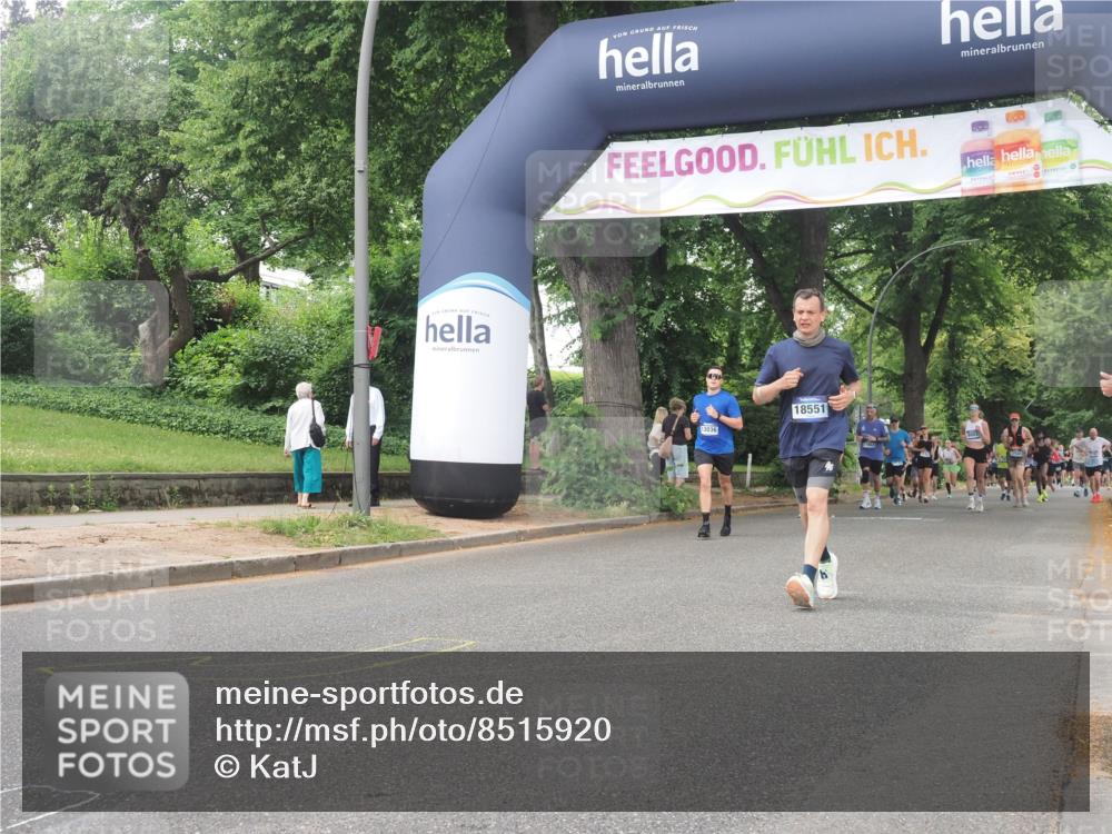 29.06.2025 - hella hamburg halbmarathon KatJ http://msf.ph/oto/8515920 29.06.2025 10:47:09 Zwischen KM18-KM19 2167, 5272, 8749 meine-sportfotos.de