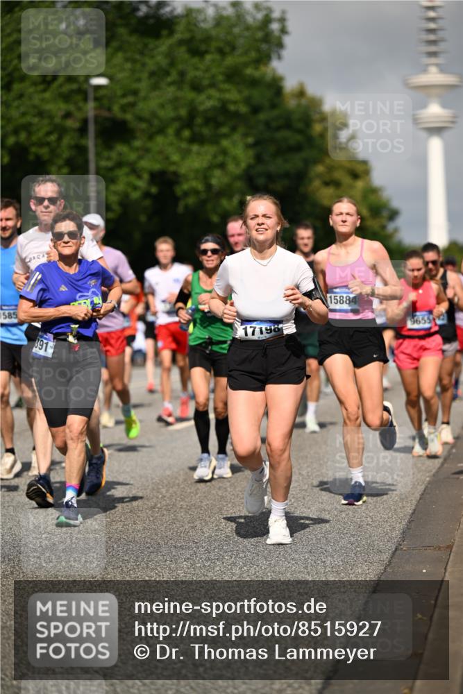 29.06.2025 - hella hamburg halbmarathon Dr. Thomas Lammeyer http://msf.ph/oto/8515927 29.06.2025 10:03:09 Kennedybrücke 1190, 1366, 1485, 1506, 1715, 1719, 1972, 2630, 2741, 2911, 3037, 3715, 4467, 4839, 5391, 5457, 5458, 5465, 5492, 5866, 6390, 6399, 6416, 6585, 7129, 7130, 7395, 7833, 7864, 8154, 8322, 8509, 8772, 8798, 9142, 9655, 9884, 9922, 10266, 10488, 11041, 11068 meine-sportfotos.de