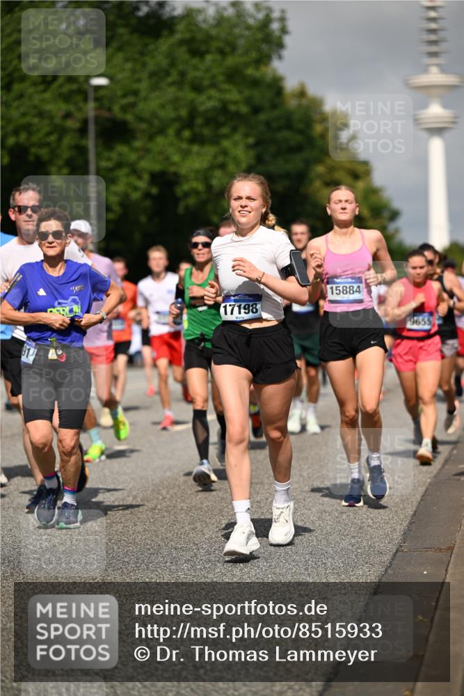 29.06.2025 - hella hamburg halbmarathon Dr. Thomas Lammeyer http://msf.ph/oto/8515933 29.06.2025 10:03:09 Kennedybrücke 1190, 1366, 1485, 1506, 1715, 1719, 1972, 2630, 2741, 2911, 3037, 3715, 4467, 4839, 5391, 5457, 5458, 5465, 5492, 5866, 6390, 6399, 6416, 6585, 7129, 7130, 7395, 7833, 7864, 8154, 8322, 8509, 8772, 8798, 9142, 9655, 9884, 9922, 10266, 10488, 11041, 11068 meine-sportfotos.de