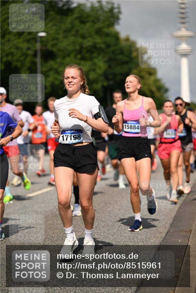 29.06.2025 - hella hamburg halbmarathon Dr. Thomas Lammeyer http://msf.ph/oto/8515961 29.06.2025 10:03:09 Kennedybrücke 1190, 1366, 1485, 1506, 1715, 1719, 1972, 2630, 2741, 2911, 3037, 3715, 4467, 4839, 5391, 5457, 5458, 5465, 5492, 5866, 6390, 6399, 6416, 6585, 7129, 7130, 7395, 7833, 7864, 8154, 8322, 8509, 8772, 8798, 9142, 9655, 9884, 9922, 10266, 10488, 11041, 11068 meine-sportfotos.de