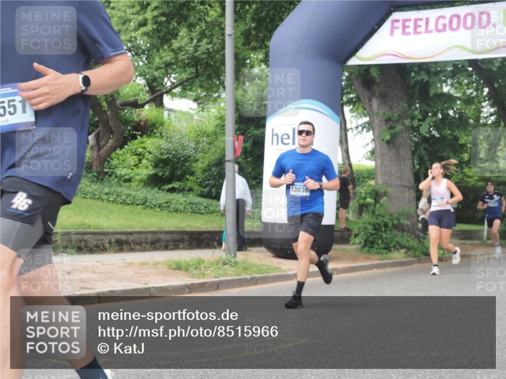 29.06.2025 - hella hamburg halbmarathon KatJ http://msf.ph/oto/8515966 29.06.2025 10:47:11 Zwischen KM18-KM19 5272, 8749 meine-sportfotos.de
