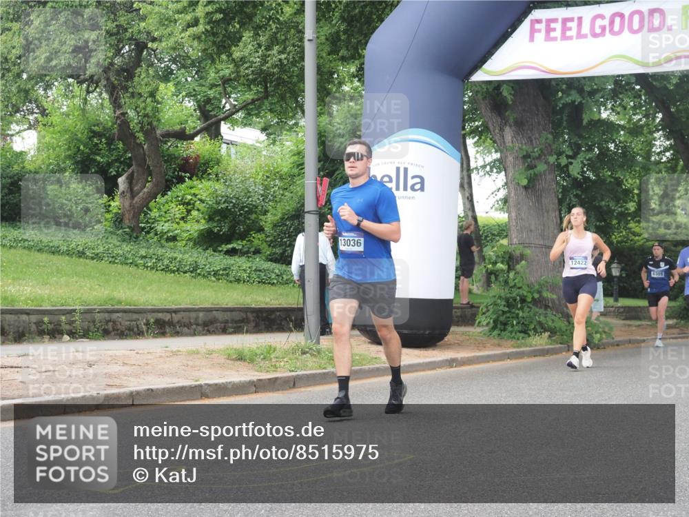 29.06.2025 - hella hamburg halbmarathon KatJ http://msf.ph/oto/8515975 29.06.2025 10:47:11 Zwischen KM18-KM19 5272, 8749 meine-sportfotos.de