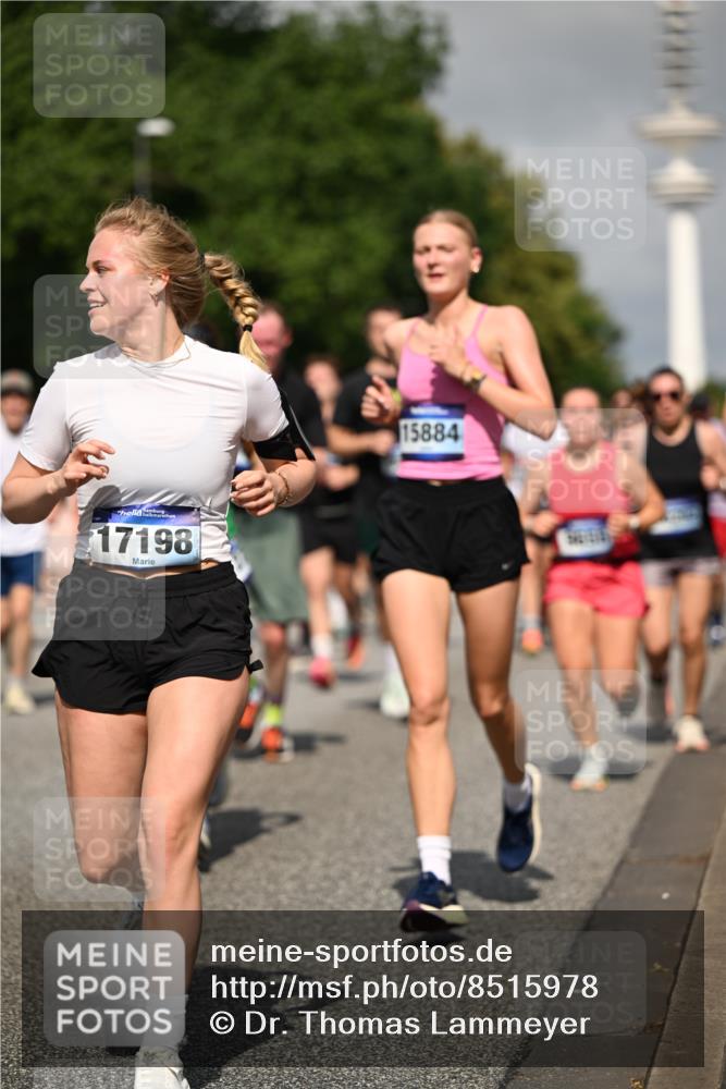 29.06.2025 - hella hamburg halbmarathon Dr. Thomas Lammeyer http://msf.ph/oto/8515978 29.06.2025 10:03:10 Kennedybrücke 1366, 1485, 1506, 1715, 1719, 1972, 2630, 2741, 2911, 3715, 4120, 4467, 4839, 5391, 5457, 5458, 5465, 5492, 5866, 6390, 6399, 6416, 6585, 7129, 7130, 7395, 7833, 7864, 8154, 8322, 8509, 8652, 8772, 8798, 9142, 9655, 9884, 9922, 10266, 10488, 11041, 11068 meine-sportfotos.de