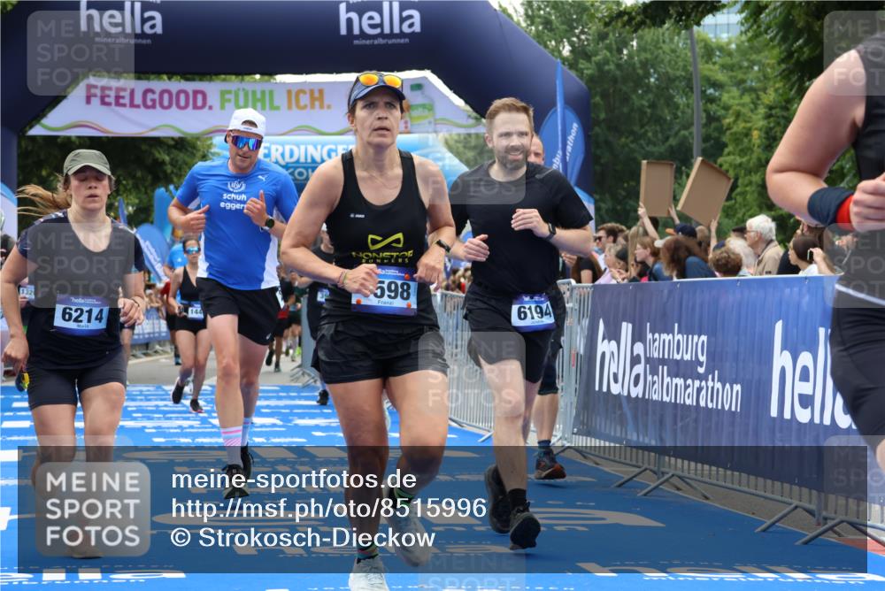 29.06.2025 - hella hamburg halbmarathon Strokosch-Dieckow http://msf.ph/oto/8515996 29.06.2025 11:21:44 Ziel 1598, 1708, 2063, 2436, 2918, 3172, 6194, 6214, 7649, 10659, 10874, 13093, 13567, 14079, 14246, 17367, 18114, 18234, 18279, 18423 meine-sportfotos.de