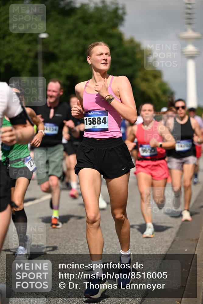 29.06.2025 - hella hamburg halbmarathon Dr. Thomas Lammeyer http://msf.ph/oto/8516005 29.06.2025 10:03:11 Kennedybrücke 1366, 1506, 1715, 1719, 1972, 2630, 2741, 2911, 4120, 4467, 4839, 5391, 5457, 5458, 5465, 5492, 5866, 6390, 6399, 6416, 6585, 7129, 7130, 7395, 7833, 7864, 8154, 8509, 8542, 8652, 8772, 8798, 9142, 9655, 9884, 9903, 9922, 10266, 10488, 10519, 11041, 11068 meine-sportfotos.de