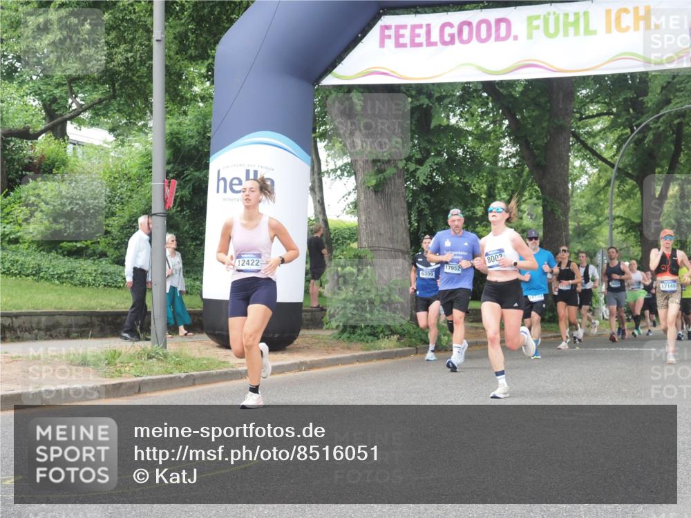 29.06.2025 - hella hamburg halbmarathon KatJ http://msf.ph/oto/8516051 29.06.2025 10:47:13 Zwischen KM18-KM19 5272, 8749 meine-sportfotos.de