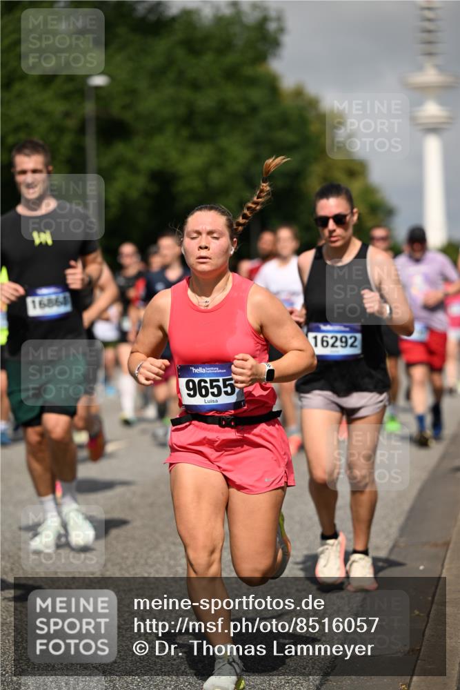 29.06.2025 - hella hamburg halbmarathon Dr. Thomas Lammeyer http://msf.ph/oto/8516057 29.06.2025 10:03:12 Kennedybrücke 1366, 1506, 1715, 1719, 1972, 2630, 2741, 2911, 4120, 4467, 4839, 5391, 5457, 5458, 5465, 5492, 5866, 6390, 6399, 6416, 6585, 7129, 7130, 7395, 7833, 7864, 8154, 8509, 8542, 8652, 8772, 8798, 9142, 9655, 9884, 9903, 9922, 10266, 10488, 10519, 11041, 11068 meine-sportfotos.de