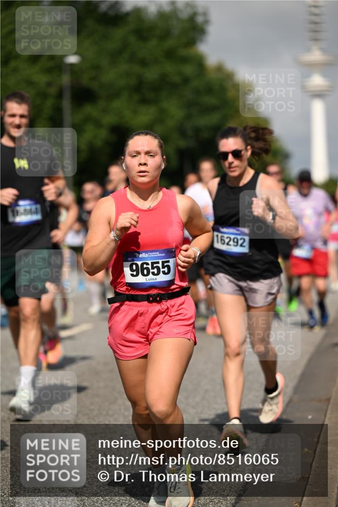 29.06.2025 - hella hamburg halbmarathon Dr. Thomas Lammeyer http://msf.ph/oto/8516065 29.06.2025 10:03:12 Kennedybrücke 1366, 1506, 1715, 1719, 1972, 2630, 2741, 2911, 4120, 4467, 4839, 5391, 5457, 5458, 5465, 5492, 5866, 6390, 6399, 6416, 6585, 7129, 7130, 7395, 7833, 7864, 8154, 8509, 8542, 8652, 8772, 8798, 9142, 9655, 9884, 9903, 9922, 10266, 10488, 10519, 11041, 11068 meine-sportfotos.de