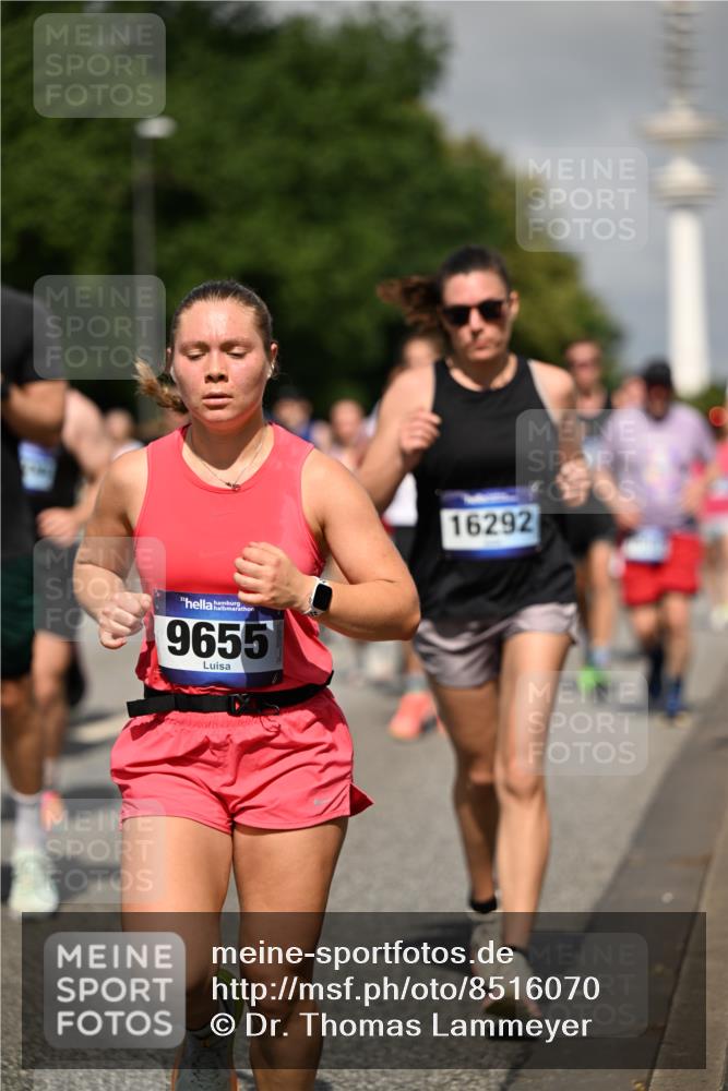 29.06.2025 - hella hamburg halbmarathon Dr. Thomas Lammeyer http://msf.ph/oto/8516070 29.06.2025 10:03:13 Kennedybrücke 1366, 1506, 1715, 1719, 1914, 1972, 2630, 2741, 2911, 4120, 4426, 4467, 4839, 5391, 5457, 5458, 5465, 5492, 5866, 6390, 6399, 6416, 6585, 7129, 7130, 7395, 7833, 7864, 8154, 8509, 8542, 8652, 8772, 9142, 9655, 9884, 9903, 9922, 10266, 10488, 10519, 11041, 11068 meine-sportfotos.de