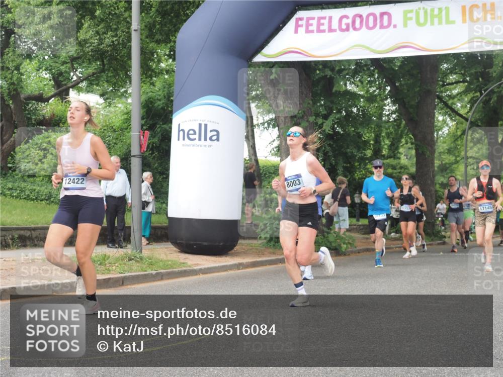 29.06.2025 - hella hamburg halbmarathon KatJ http://msf.ph/oto/8516084 29.06.2025 10:47:14 Zwischen KM18-KM19 5272, 8003 meine-sportfotos.de