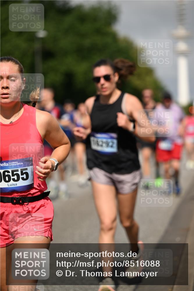 29.06.2025 - hella hamburg halbmarathon Dr. Thomas Lammeyer http://msf.ph/oto/8516088 29.06.2025 10:03:13 Kennedybrücke 1366, 1506, 1715, 1719, 1914, 1972, 2630, 2741, 2911, 4120, 4426, 4467, 4839, 5391, 5457, 5458, 5465, 5492, 5866, 6390, 6399, 6416, 6585, 7129, 7130, 7395, 7833, 7864, 8154, 8509, 8542, 8652, 8772, 9142, 9655, 9884, 9903, 9922, 10266, 10488, 10519, 11041, 11068 meine-sportfotos.de