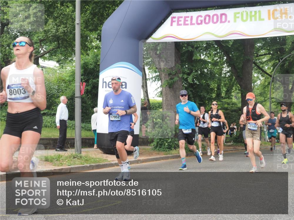 29.06.2025 - hella hamburg halbmarathon KatJ http://msf.ph/oto/8516105 29.06.2025 10:47:15 Zwischen KM18-KM19 5272, 6309, 8003 meine-sportfotos.de