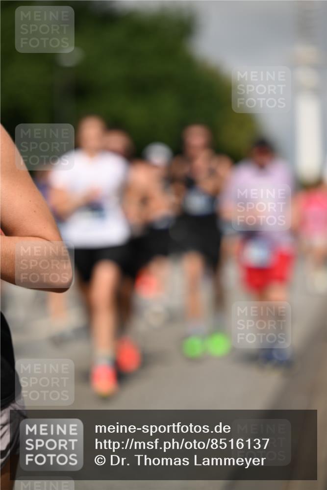 29.06.2025 - hella hamburg halbmarathon Dr. Thomas Lammeyer http://msf.ph/oto/8516137 29.06.2025 10:03:14 Kennedybrücke 1319, 1366, 1506, 1715, 1719, 1914, 2630, 2741, 2911, 4120, 4426, 4467, 4837, 4839, 5391, 5457, 5458, 5465, 5866, 6390, 6416, 6585, 7129, 7130, 7395, 7833, 7864, 8154, 8509, 8542, 8652, 8772, 9142, 9655, 9884, 9903, 9922, 10266, 10488, 10519, 11039, 11041, 11068 meine-sportfotos.de