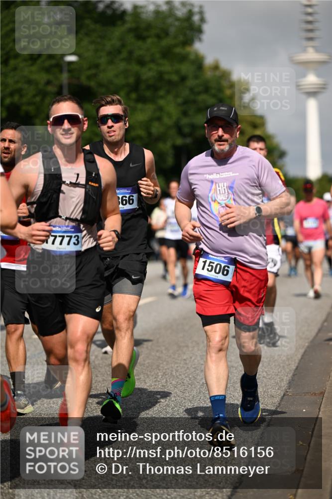 29.06.2025 - hella hamburg halbmarathon Dr. Thomas Lammeyer http://msf.ph/oto/8516156 29.06.2025 10:03:16 Kennedybrücke 1319, 1366, 1506, 1715, 1719, 1914, 2282, 2630, 2741, 2911, 4120, 4426, 4467, 4837, 4839, 5299, 5391, 5457, 5458, 5465, 5866, 6416, 6585, 7033, 7037, 7129, 7130, 7395, 7833, 7864, 8154, 8509, 8542, 8652, 9142, 9655, 9884, 9903, 9922, 10020, 10266, 10488, 10518, 10519, 11039, 11041, 11068 meine-sportfotos.de