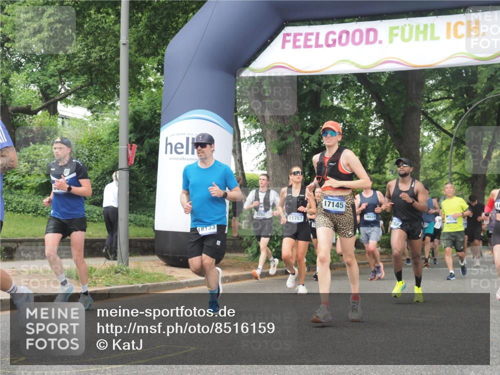 29.06.2025 - hella hamburg halbmarathon KatJ http://msf.ph/oto/8516159 29.06.2025 10:47:16 Zwischen KM18-KM19 5775, 5885, 6309, 8003 meine-sportfotos.de