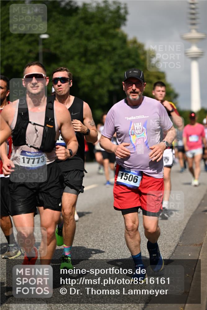 29.06.2025 - hella hamburg halbmarathon Dr. Thomas Lammeyer http://msf.ph/oto/8516161 29.06.2025 10:03:16 Kennedybrücke 1319, 1366, 1506, 1715, 1719, 1914, 2282, 2630, 2741, 2911, 4120, 4426, 4467, 4837, 4839, 5299, 5391, 5457, 5458, 5465, 5866, 6416, 6585, 7033, 7037, 7129, 7130, 7395, 7833, 7864, 8154, 8509, 8542, 8652, 9142, 9655, 9884, 9903, 9922, 10020, 10266, 10488, 10518, 10519, 11039, 11041, 11068 meine-sportfotos.de