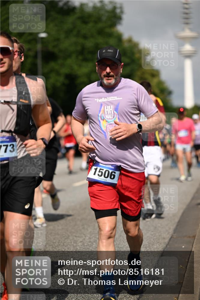 29.06.2025 - hella hamburg halbmarathon Dr. Thomas Lammeyer http://msf.ph/oto/8516181 29.06.2025 10:03:16 Kennedybrücke 1319, 1366, 1506, 1715, 1719, 1914, 2282, 2630, 2741, 2911, 4120, 4426, 4467, 4837, 4839, 5299, 5391, 5457, 5458, 5465, 5866, 6416, 6585, 7033, 7037, 7129, 7130, 7395, 7833, 7864, 8154, 8509, 8542, 8652, 9142, 9655, 9884, 9903, 9922, 10020, 10266, 10488, 10518, 10519, 11039, 11041, 11068 meine-sportfotos.de