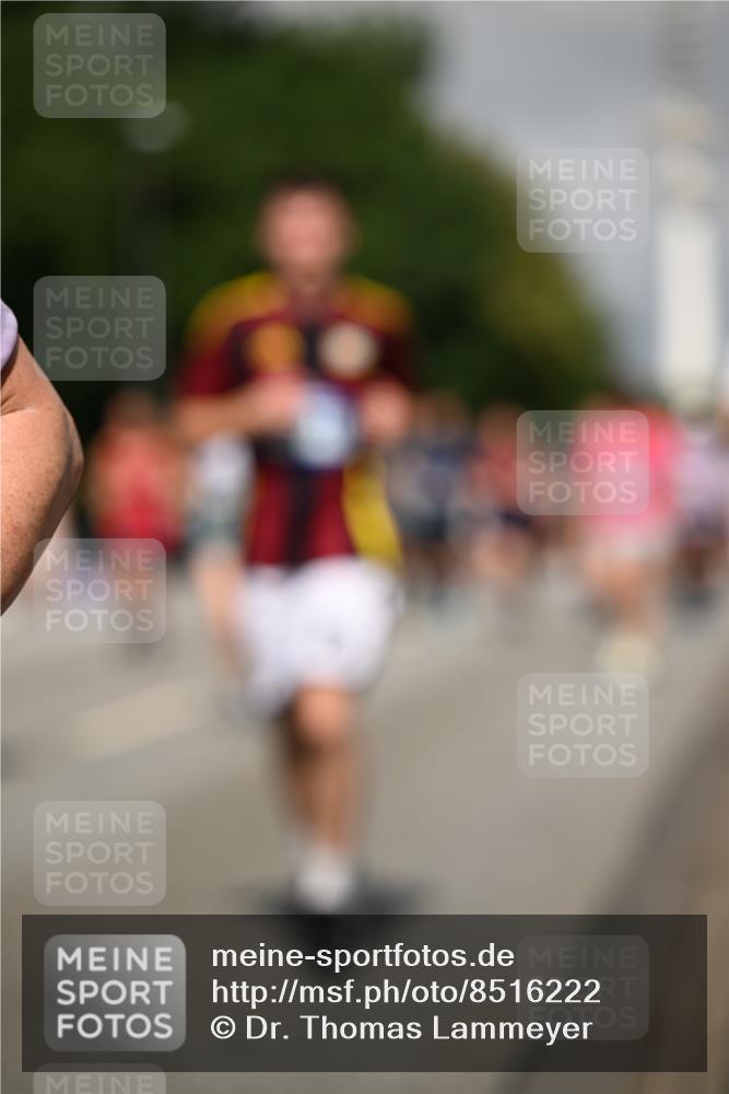 29.06.2025 - hella hamburg halbmarathon Dr. Thomas Lammeyer http://msf.ph/oto/8516222 29.06.2025 10:03:18 Kennedybrücke 1319, 1366, 1506, 1595, 1715, 1719, 1914, 2282, 2391, 2630, 2741, 2911, 4120, 4426, 4467, 4837, 4839, 5277, 5299, 5391, 5457, 5458, 5465, 5866, 6416, 7033, 7037, 7129, 7130, 7395, 7833, 8509, 8542, 8652, 8929, 9142, 9655, 9884, 9903, 9922, 10020, 10266, 10518, 10519, 11039, 11041, 11068 meine-sportfotos.de