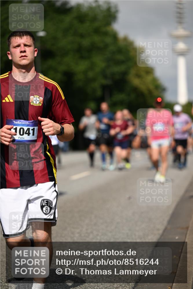 29.06.2025 - hella hamburg halbmarathon Dr. Thomas Lammeyer http://msf.ph/oto/8516244 29.06.2025 10:03:19 Kennedybrücke 1319, 1366, 1506, 1595, 1715, 1719, 1914, 2282, 2364, 2391, 2432, 2630, 2741, 2911, 4120, 4426, 4467, 4837, 4839, 5277, 5299, 5391, 5457, 5458, 5465, 5866, 6416, 7033, 7037, 7129, 7130, 7395, 7833, 8509, 8542, 8652, 8929, 9142, 9488, 9655, 9903, 9907, 9922, 10020, 10266, 10518, 10519, 11039, 11041, 11068 meine-sportfotos.de