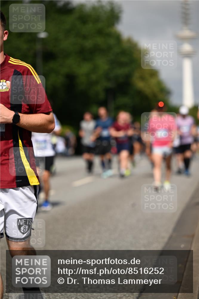 29.06.2025 - hella hamburg halbmarathon Dr. Thomas Lammeyer http://msf.ph/oto/8516252 29.06.2025 10:03:19 Kennedybrücke 1319, 1366, 1506, 1595, 1715, 1719, 1914, 2282, 2364, 2391, 2432, 2630, 2741, 2911, 4120, 4426, 4467, 4837, 4839, 5277, 5299, 5391, 5457, 5458, 5465, 5866, 6416, 7033, 7037, 7129, 7130, 7395, 7833, 8509, 8542, 8652, 8929, 9142, 9488, 9655, 9903, 9907, 9922, 10020, 10266, 10518, 10519, 11039, 11041, 11068 meine-sportfotos.de