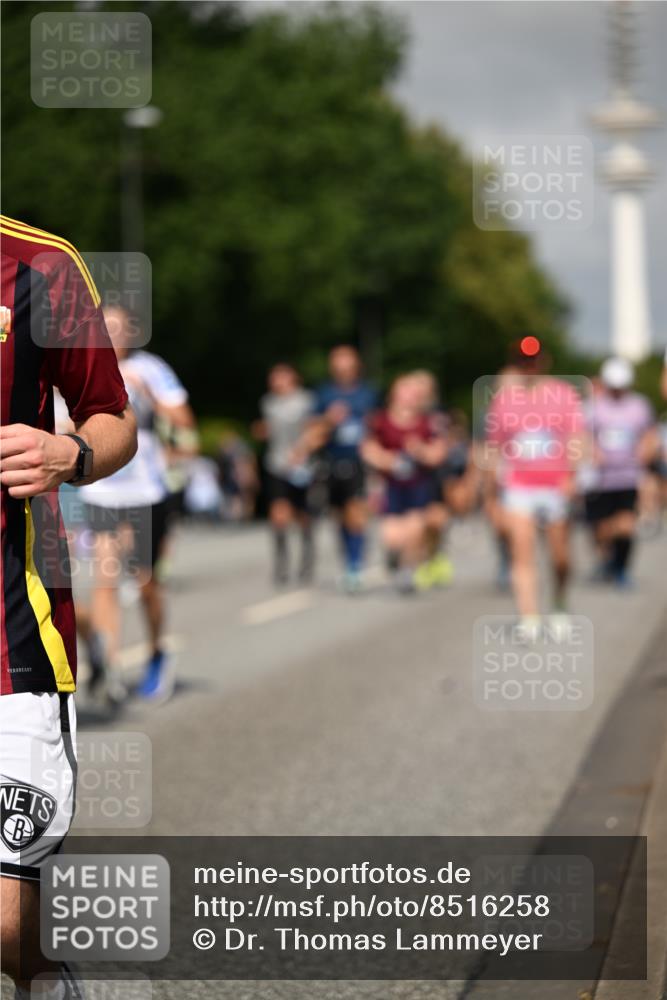 29.06.2025 - hella hamburg halbmarathon Dr. Thomas Lammeyer http://msf.ph/oto/8516258 29.06.2025 10:03:19 Kennedybrücke 1319, 1366, 1506, 1595, 1715, 1719, 1914, 2282, 2364, 2391, 2432, 2630, 2741, 2911, 4120, 4426, 4467, 4837, 4839, 5277, 5299, 5391, 5457, 5458, 5465, 5866, 6416, 7033, 7037, 7129, 7130, 7395, 7833, 8509, 8542, 8652, 8929, 9142, 9488, 9655, 9903, 9907, 9922, 10020, 10266, 10518, 10519, 11039, 11041, 11068 meine-sportfotos.de