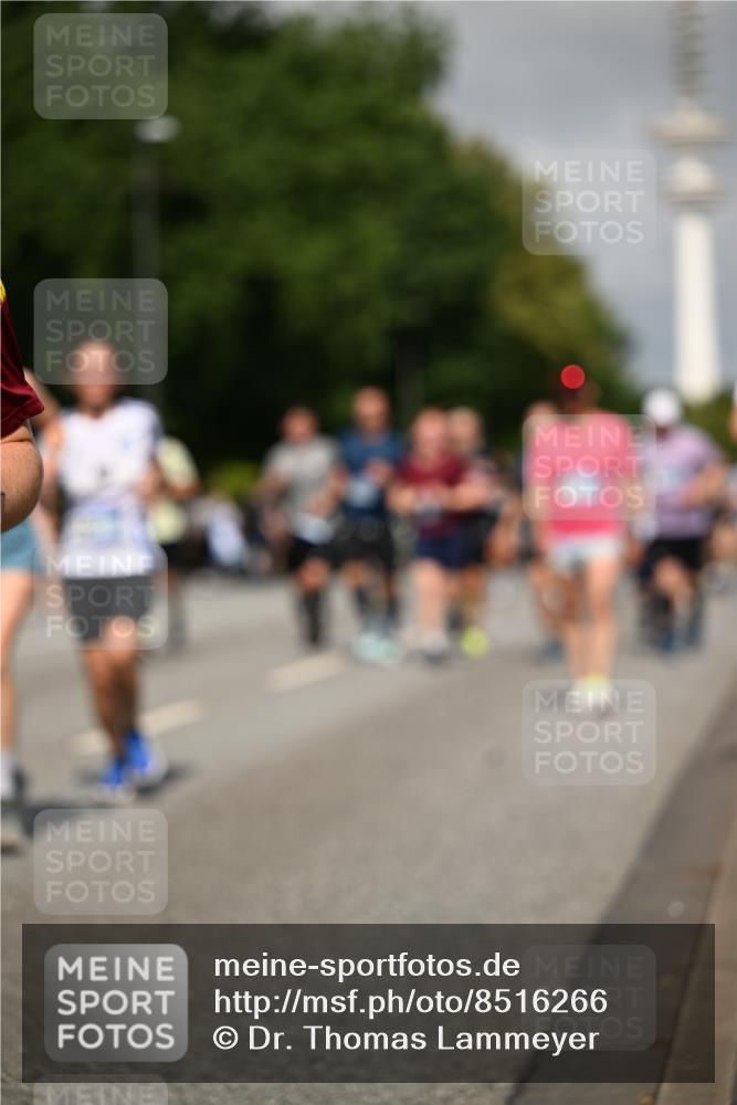 29.06.2025 - hella hamburg halbmarathon Dr. Thomas Lammeyer http://msf.ph/oto/8516266 29.06.2025 10:03:19 Kennedybrücke 1319, 1366, 1506, 1595, 1715, 1719, 1914, 2282, 2364, 2391, 2432, 2630, 2741, 2911, 4120, 4426, 4467, 4837, 4839, 5277, 5299, 5391, 5457, 5458, 5465, 5866, 6416, 7033, 7037, 7129, 7130, 7395, 7833, 8509, 8542, 8652, 8929, 9142, 9488, 9655, 9903, 9907, 9922, 10020, 10266, 10518, 10519, 11039, 11041, 11068 meine-sportfotos.de