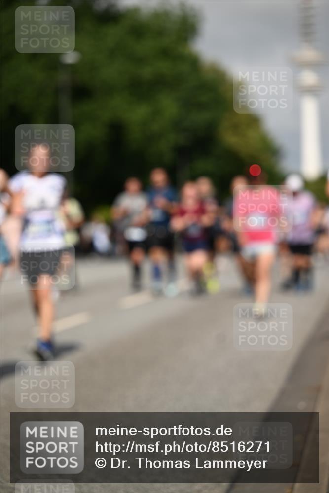 29.06.2025 - hella hamburg halbmarathon Dr. Thomas Lammeyer http://msf.ph/oto/8516271 29.06.2025 10:03:20 Kennedybrücke 1319, 1366, 1506, 1595, 1715, 1719, 1914, 2282, 2364, 2391, 2432, 2630, 2741, 2911, 4120, 4426, 4467, 4837, 5277, 5299, 5391, 5457, 5458, 5465, 5866, 6416, 7033, 7037, 7129, 7130, 7395, 7833, 8509, 8542, 8652, 8929, 9142, 9488, 9655, 9903, 9907, 9922, 10020, 10266, 10518, 10519, 11039, 11041, 11068 meine-sportfotos.de