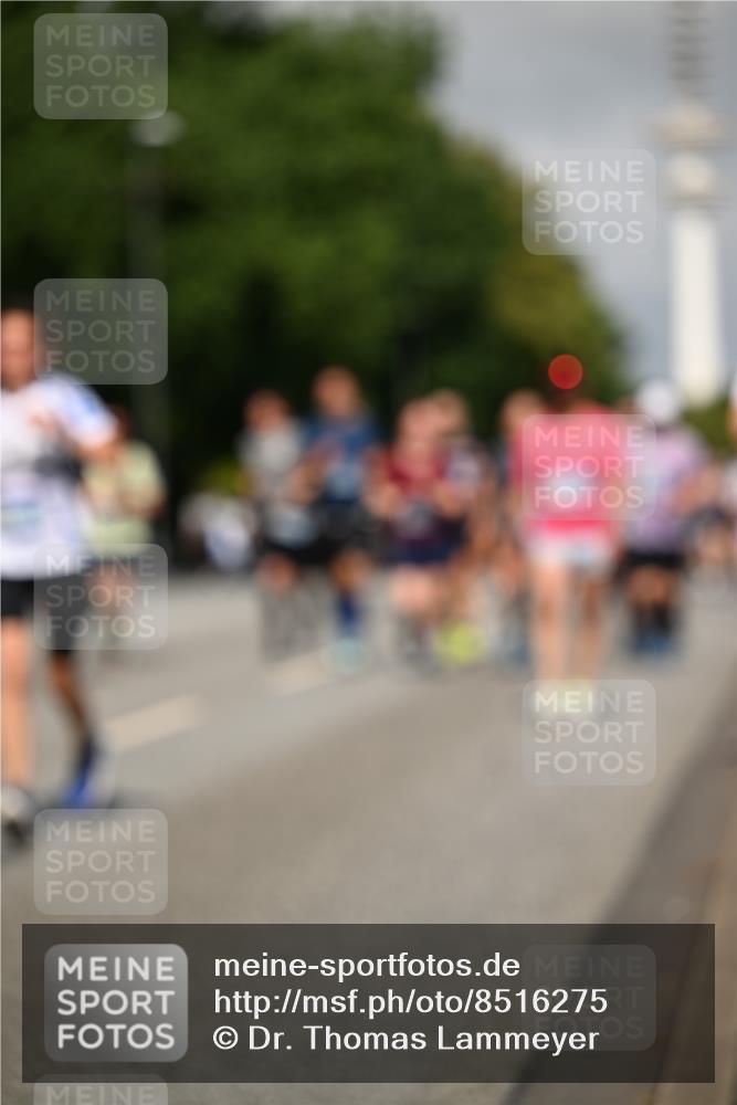 29.06.2025 - hella hamburg halbmarathon Dr. Thomas Lammeyer http://msf.ph/oto/8516275 29.06.2025 10:03:20 Kennedybrücke 1319, 1366, 1506, 1595, 1715, 1719, 1914, 2282, 2364, 2391, 2432, 2630, 2741, 2911, 4120, 4426, 4467, 4837, 5277, 5299, 5391, 5457, 5458, 5465, 5866, 6416, 7033, 7037, 7129, 7130, 7395, 7833, 8509, 8542, 8652, 8929, 9142, 9488, 9655, 9903, 9907, 9922, 10020, 10266, 10518, 10519, 11039, 11041, 11068 meine-sportfotos.de