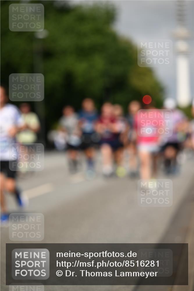 29.06.2025 - hella hamburg halbmarathon Dr. Thomas Lammeyer http://msf.ph/oto/8516281 29.06.2025 10:03:20 Kennedybrücke 1319, 1366, 1506, 1595, 1715, 1719, 1914, 2282, 2364, 2391, 2432, 2630, 2741, 2911, 4120, 4426, 4467, 4837, 5277, 5299, 5391, 5457, 5458, 5465, 5866, 6416, 7033, 7037, 7129, 7130, 7395, 7833, 8509, 8542, 8652, 8929, 9142, 9488, 9655, 9903, 9907, 9922, 10020, 10266, 10518, 10519, 11039, 11041, 11068 meine-sportfotos.de