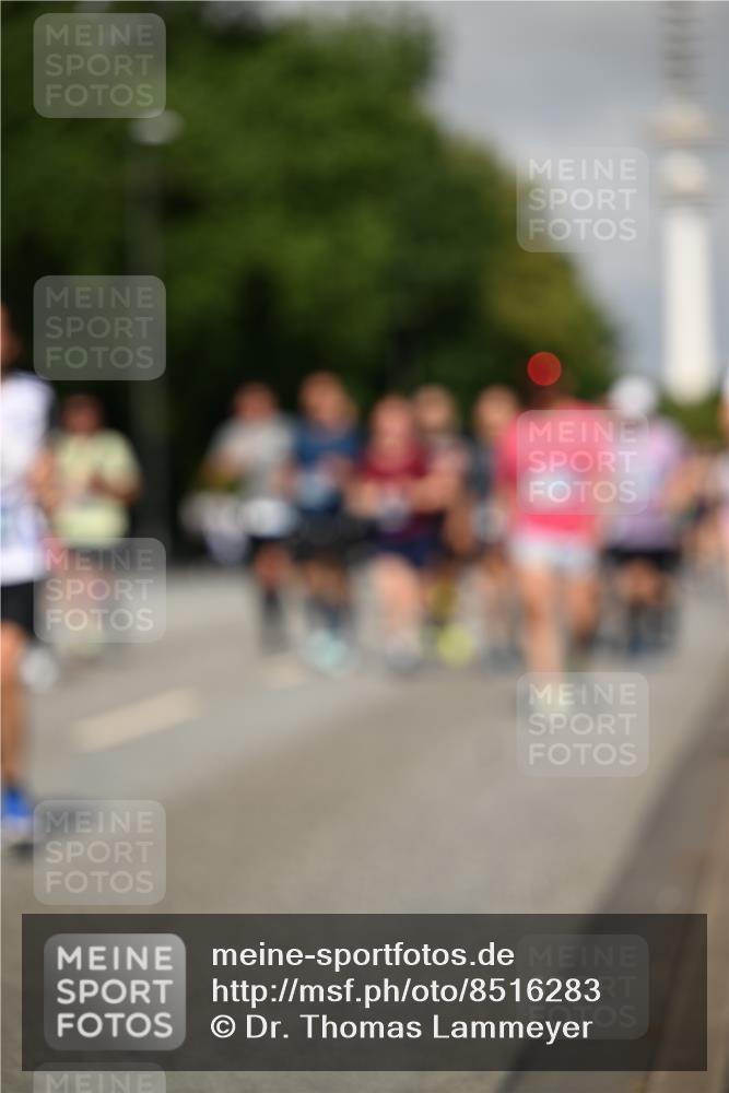 29.06.2025 - hella hamburg halbmarathon Dr. Thomas Lammeyer http://msf.ph/oto/8516283 29.06.2025 10:03:20 Kennedybrücke 1319, 1366, 1506, 1595, 1715, 1719, 1914, 2282, 2364, 2391, 2432, 2630, 2741, 2911, 4120, 4426, 4467, 4837, 5277, 5299, 5391, 5457, 5458, 5465, 5866, 6416, 7033, 7037, 7129, 7130, 7395, 7833, 8509, 8542, 8652, 8929, 9142, 9488, 9655, 9903, 9907, 9922, 10020, 10266, 10518, 10519, 11039, 11041, 11068 meine-sportfotos.de