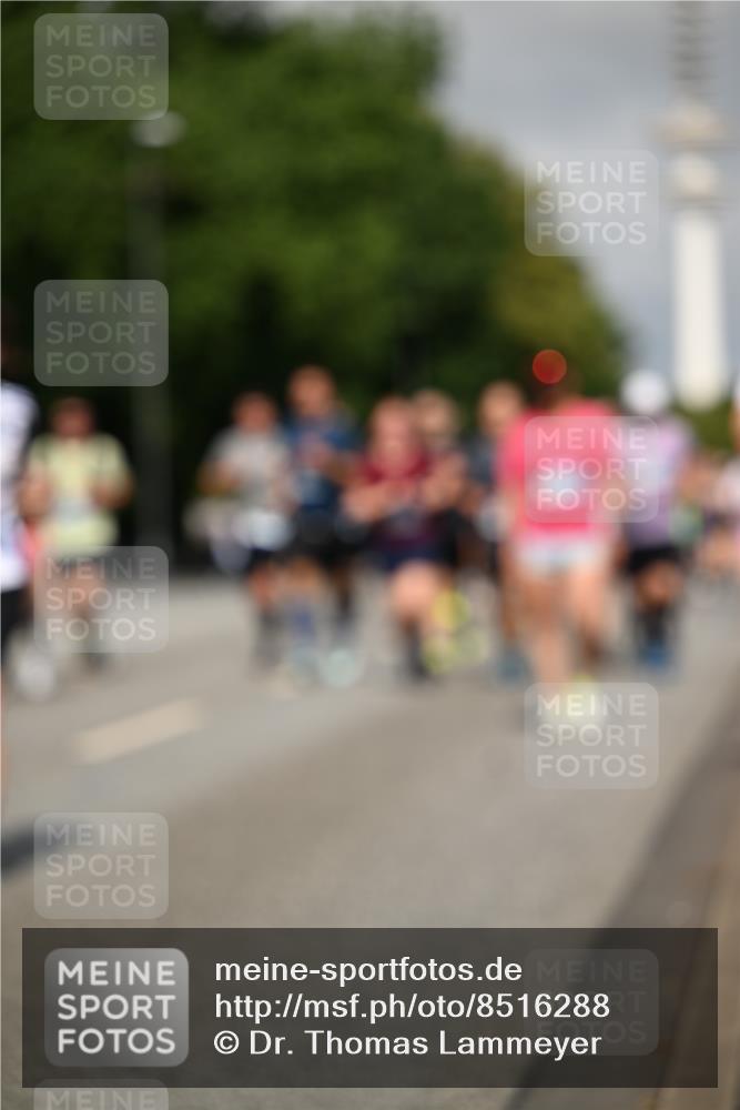 29.06.2025 - hella hamburg halbmarathon Dr. Thomas Lammeyer http://msf.ph/oto/8516288 29.06.2025 10:03:20 Kennedybrücke 1319, 1366, 1506, 1595, 1715, 1719, 1914, 2282, 2364, 2391, 2432, 2630, 2741, 2911, 4120, 4426, 4467, 4837, 5277, 5299, 5391, 5457, 5458, 5465, 5866, 6416, 7033, 7037, 7129, 7130, 7395, 7833, 8509, 8542, 8652, 8929, 9142, 9488, 9655, 9903, 9907, 9922, 10020, 10266, 10518, 10519, 11039, 11041, 11068 meine-sportfotos.de