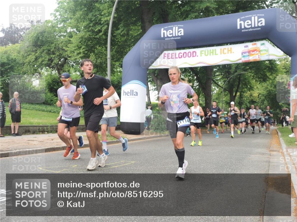 29.06.2025 - hella hamburg halbmarathon KatJ http://msf.ph/oto/8516295 29.06.2025 10:47:22 Zwischen KM18-KM19 2978, 5775, 5839, 5885, 6201, 6309, 7761, 8003, 8290 meine-sportfotos.de