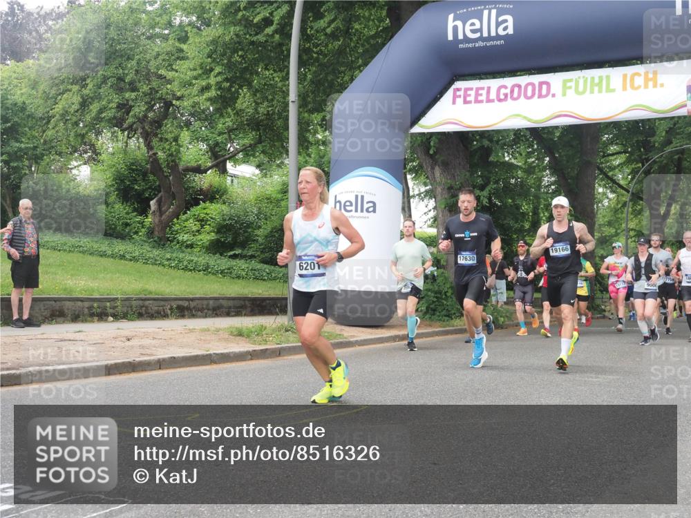 29.06.2025 - hella hamburg halbmarathon KatJ http://msf.ph/oto/8516326 29.06.2025 10:47:24 Zwischen KM18-KM19 2978, 5775, 5839, 5885, 6201, 7761, 8290, 8662 meine-sportfotos.de