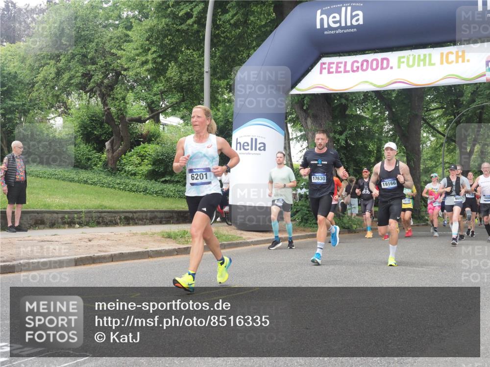 29.06.2025 - hella hamburg halbmarathon KatJ http://msf.ph/oto/8516335 29.06.2025 10:47:24 Zwischen KM18-KM19 2978, 5775, 5839, 5885, 6201, 7761, 8290, 8662 meine-sportfotos.de