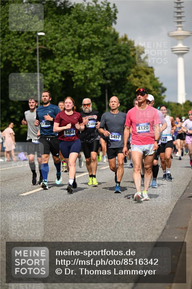 29.06.2025 - hella hamburg halbmarathon Dr. Thomas Lammeyer http://msf.ph/oto/8516342 29.06.2025 10:03:22 Kennedybrücke 1319, 1366, 1506, 1595, 1715, 1719, 1914, 2282, 2364, 2391, 2432, 2630, 2741, 2911, 3668, 4120, 4426, 4467, 4837, 5277, 5299, 5391, 5457, 5458, 5465, 5866, 6416, 7033, 7037, 7129, 7130, 7395, 7833, 8509, 8542, 8652, 8929, 9142, 9488, 9655, 9903, 9907, 9922, 9984, 10020, 10518, 10519, 11039, 11041, 11068 meine-sportfotos.de